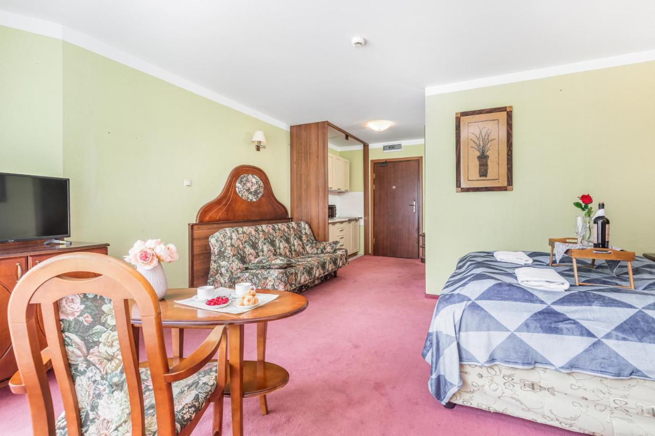 Awangardia Kasprowicza By Renters Apartment