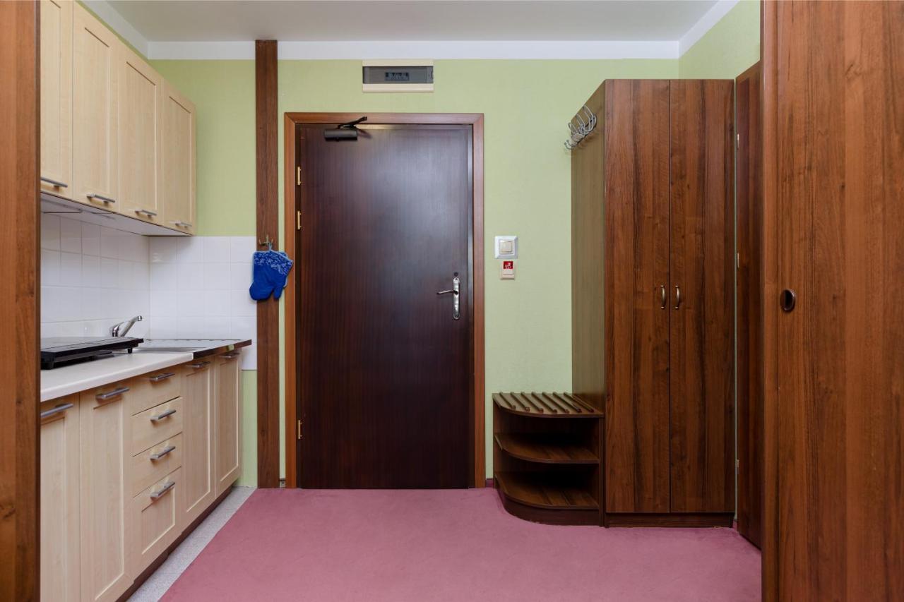 Awangardia Kasprowicza By Renters *
