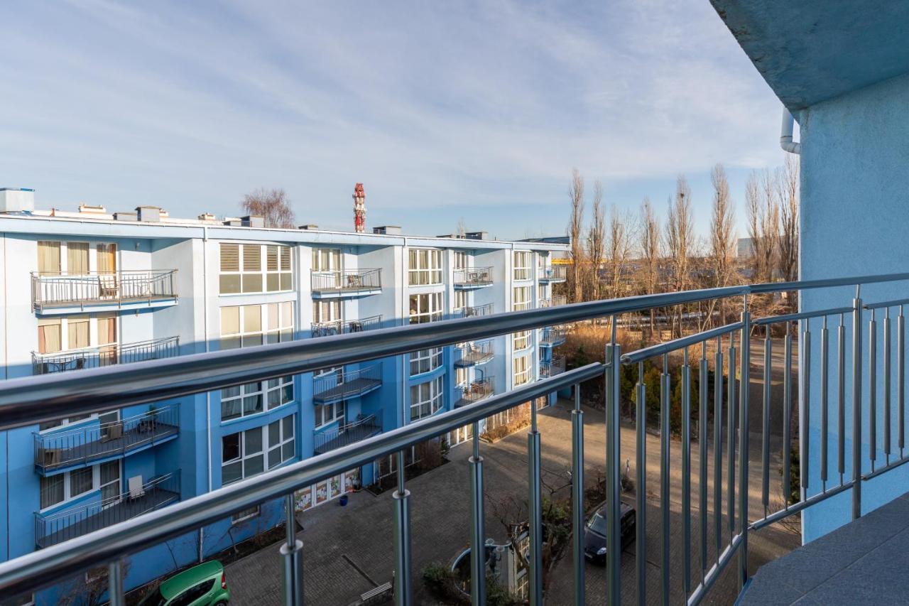 Awangardia Kasprowicza By Renters Apartment